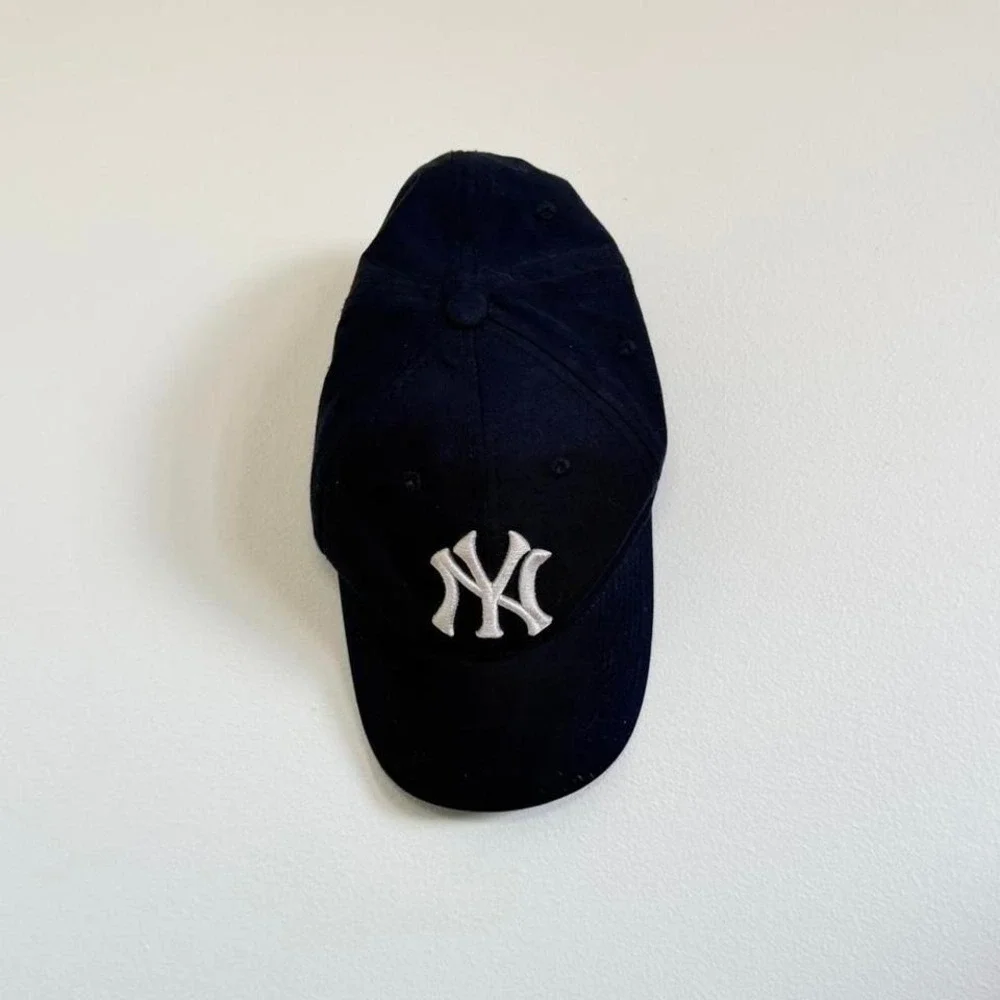 Vintage New York Yankees Navy MLB Dad Hat Adjustable Strap